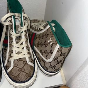 Gucci shoes lightly worn, red bottoms.